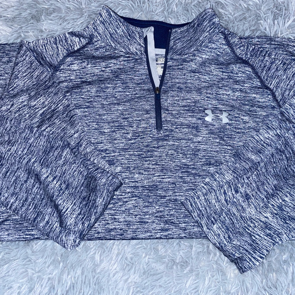 Under Armor Men’s long sleeve dry fit pullover (size Large)